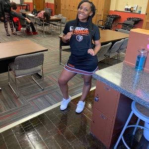 Meet your Posher, Chloe